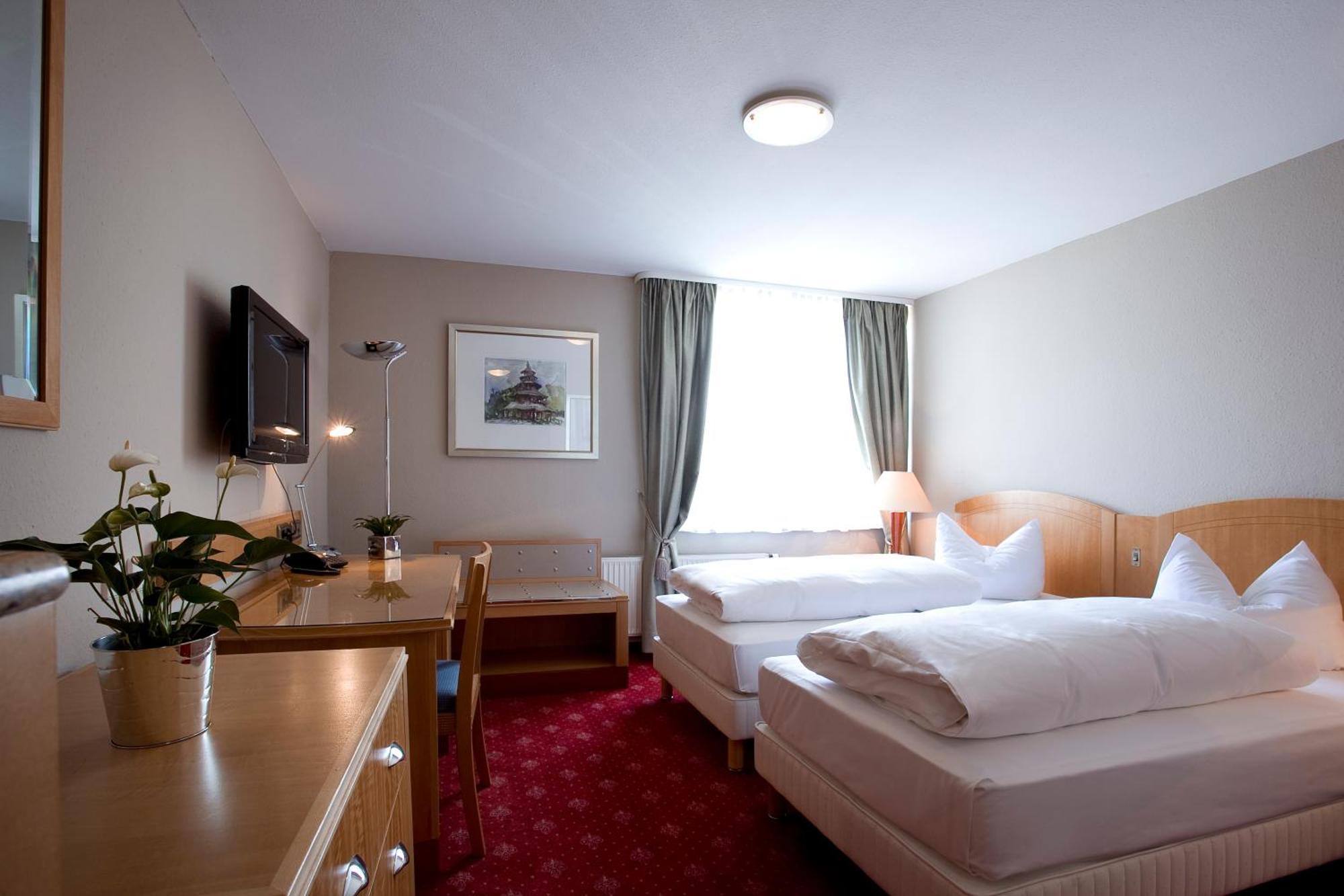 Hotel Das Kleine Ritz Fellbach Exterior photo