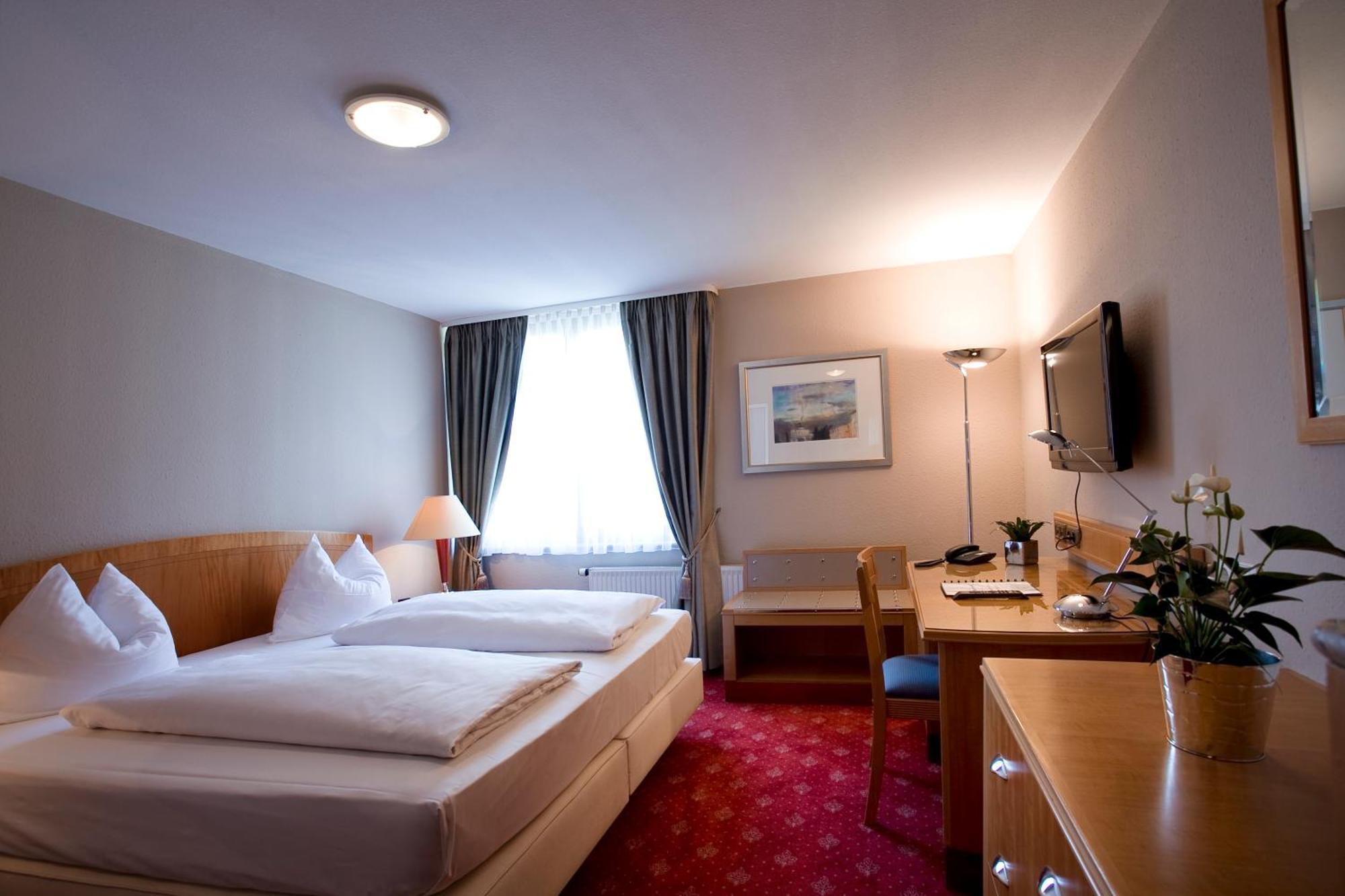 Hotel Das Kleine Ritz Fellbach Exterior photo